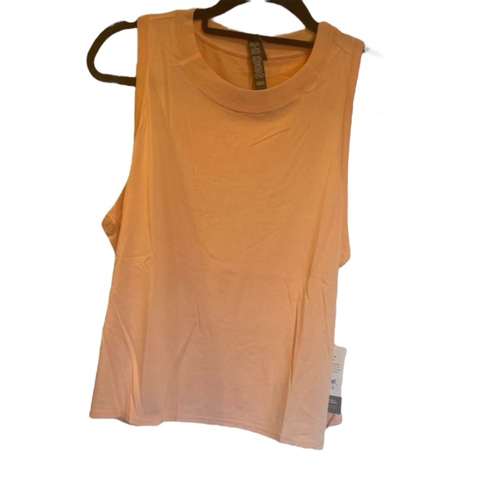 NWT Vuori energy top Size L - Picture 1 of 3